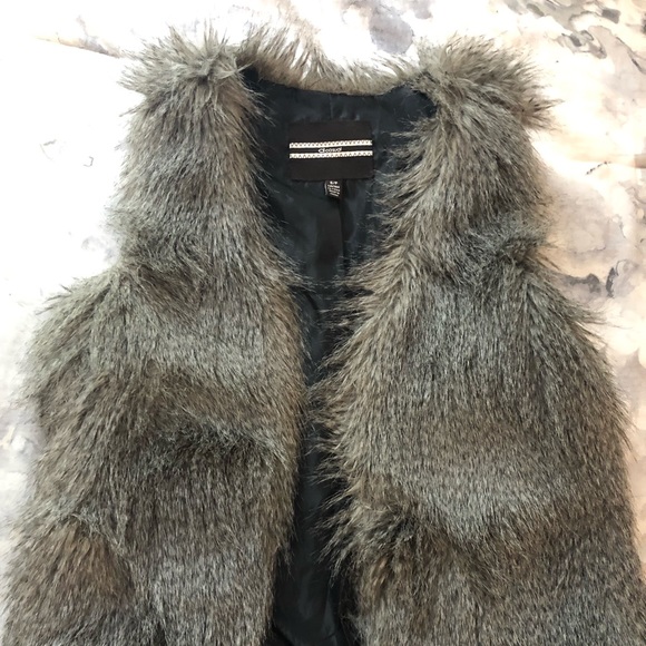 Dynamite Faux Fur Vest - Picture 4 of 8